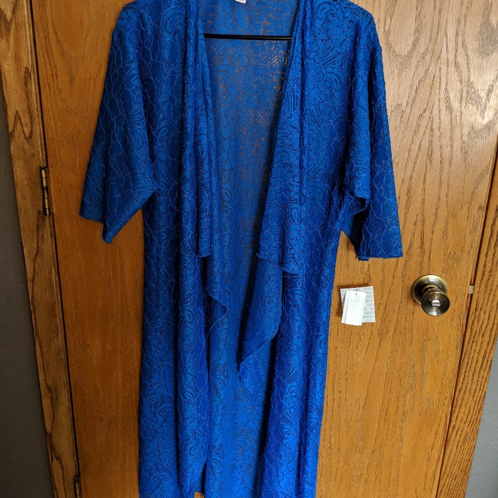 Blue lace Shirley